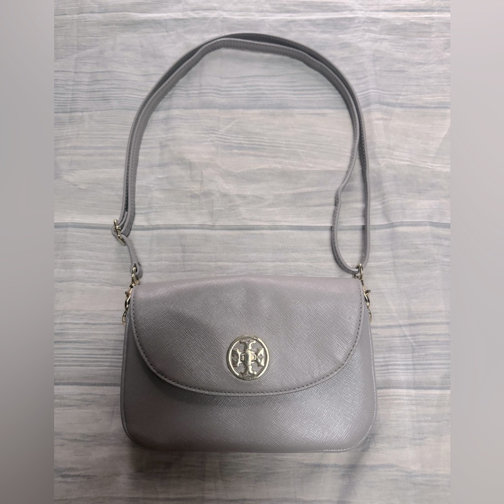Tory Burch Robinson Turnlock Leather Crossbody - Like New Condition 🤍 - Picture 2 of 12